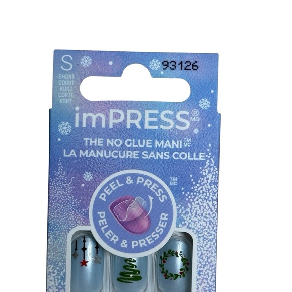 Kiss Impress Holiday Press On Nails Frosty Tales Short Oval Nails -30 Count - Picture 3 of 6